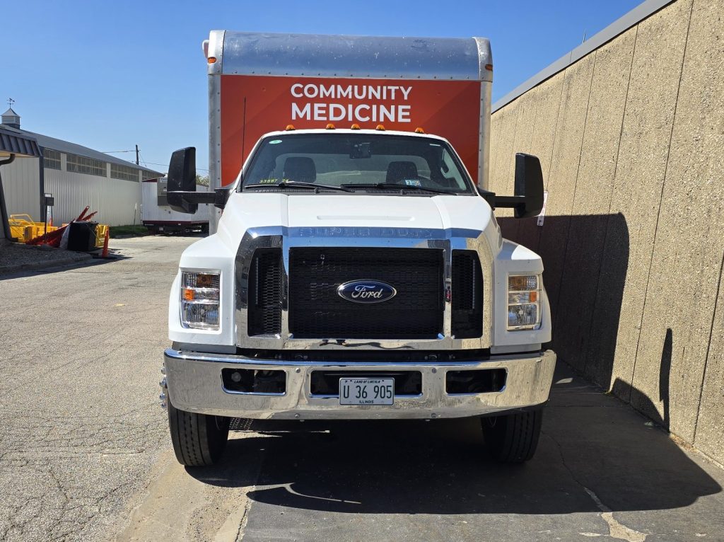 37ft Mobile Spay and Neuter Clinic Exterior 9