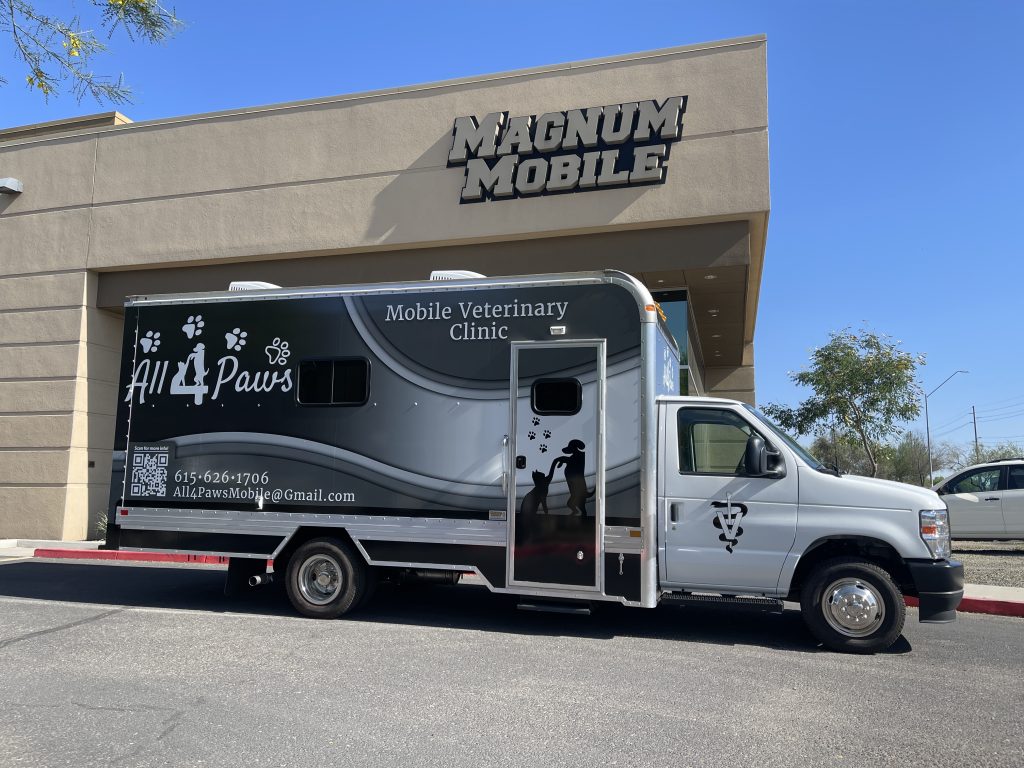 26ft Mobile Veterinary Clinic Exterior 8