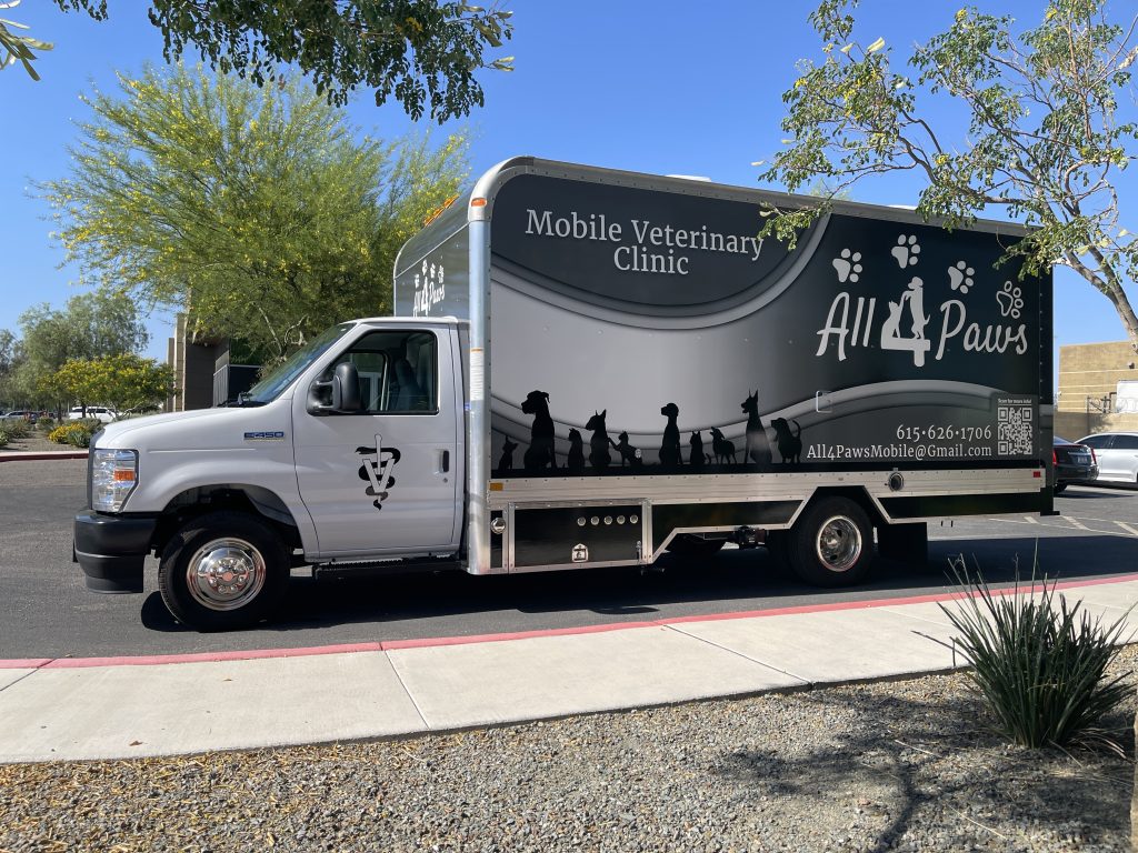 26ft Mobile Veterinary Clinic Exterior 7