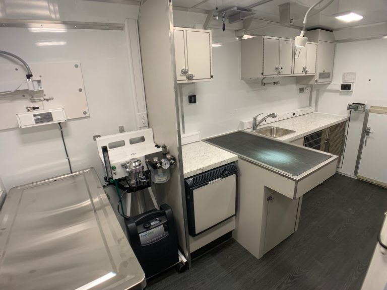 23 Ft Vet Interior Pic_3