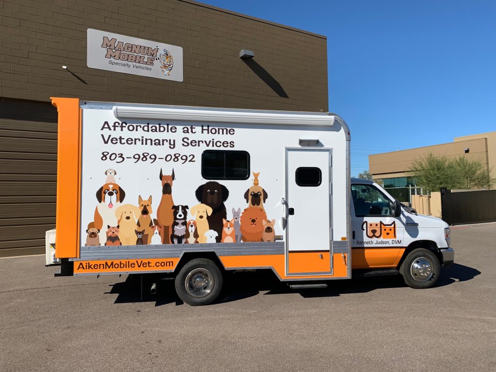 23ft Mobile Veterinary Clinic Exterior 9