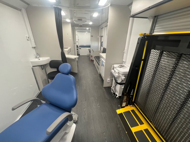 37 Ft Medical Dental Interior Pic w Lift
