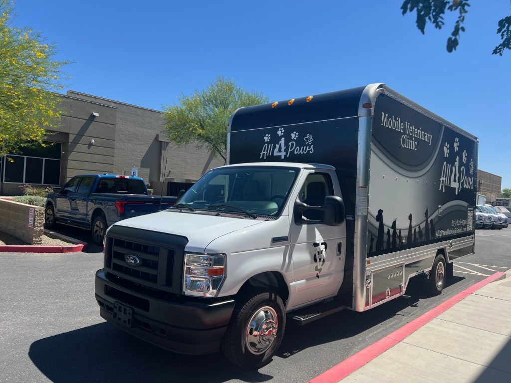 26ft Mobile Veterinary Clinic Exterior 4