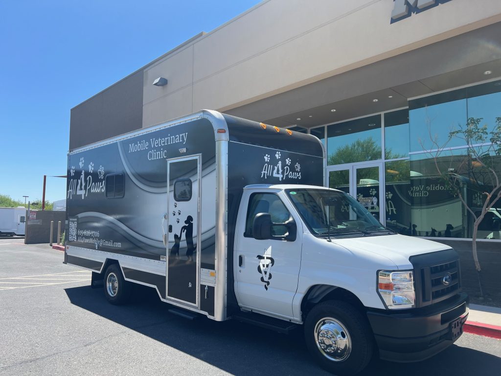 26ft Mobile Veterinary Clinic Exterior 12