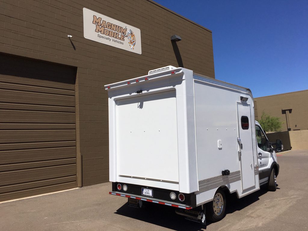 19ft Mobile Veterinary Exterior 4
