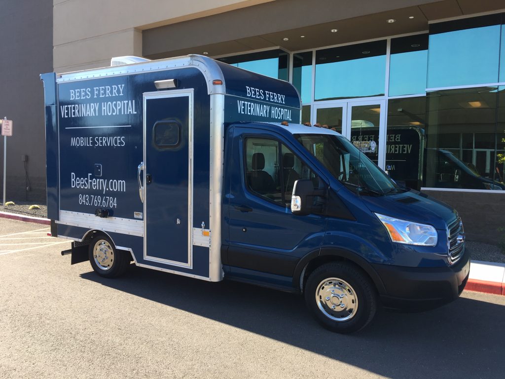 19ft Mobile Veterinary Exterior 9