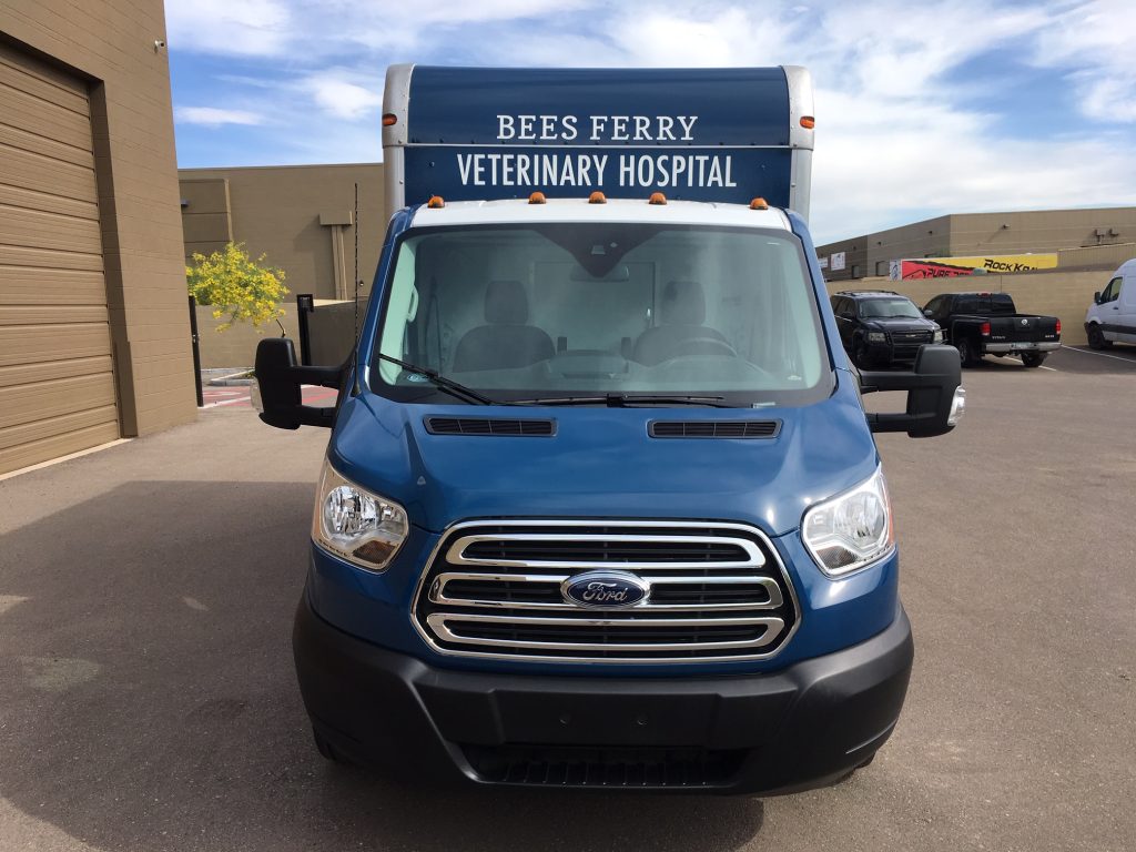 19ft Mobile Veterinary Exterior 11