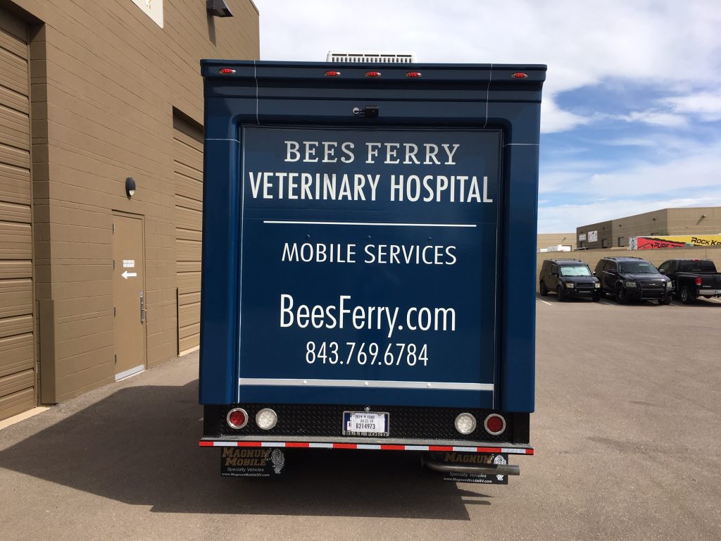 19ft Mobile Veterinary Exterior 6