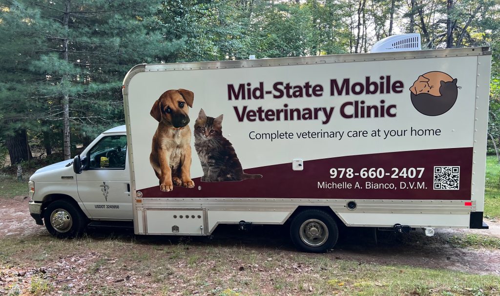 26ft Mobile Veterinary Clinic Exterior 11