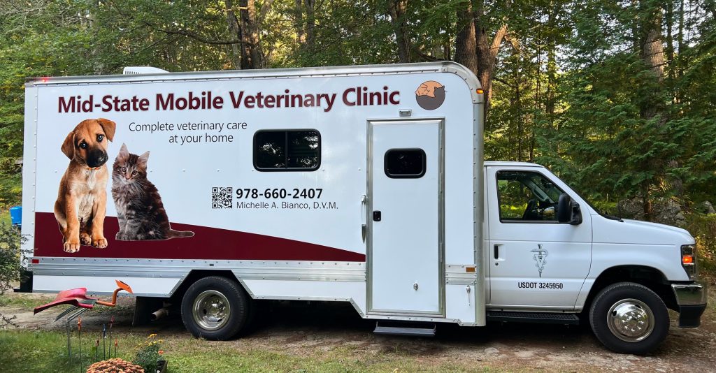 26ft Mobile Veterinary Clinic Exterior 1