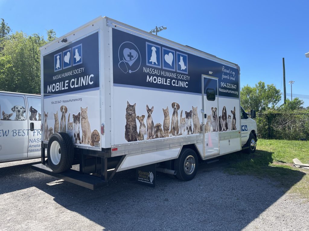 26ft Mobile Spay and Neuter Clinic Exterior 2