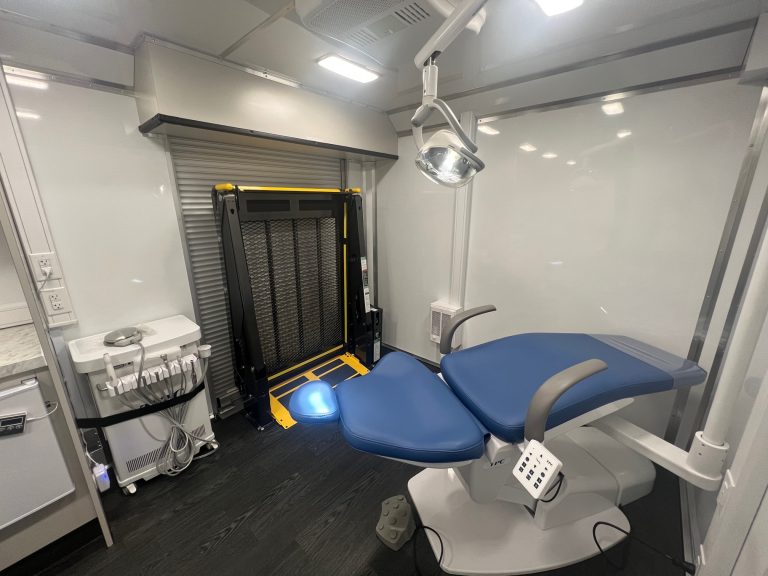 37 Ft Dental Interior with lift Pic_5