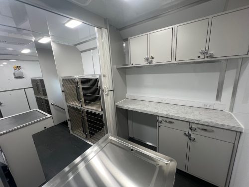 26MobileSpayClinicInventoryInteriorAngledPS_2_2_21_25