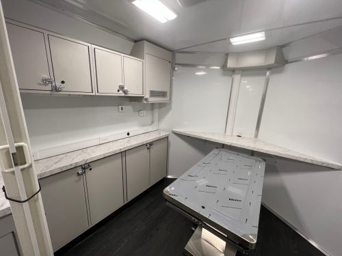 25SpayNeuterTrailerInterior_5_3_11_25