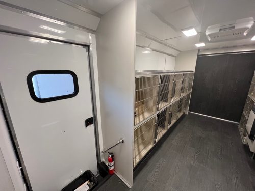 25SpayNeuterTrailerInterior_6_3_11_25