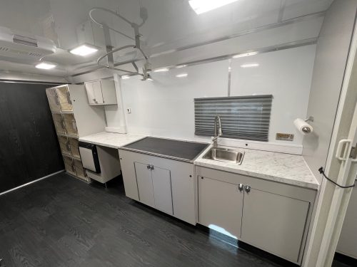 25SpayNeuterTrailerInterior_7_3_11_25