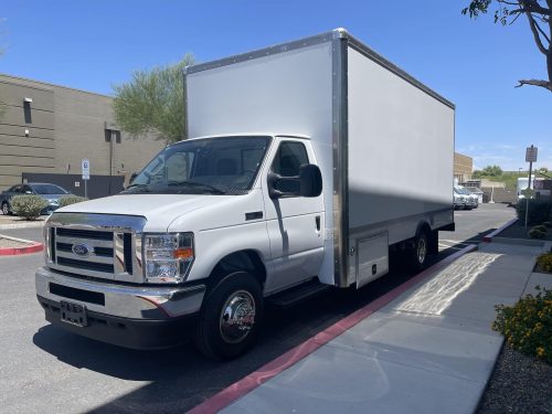 Magnum-Mobile-26ft-Mobile-Contractor-Office-Professional-Series-Front-DS-Angle-Exterior-9