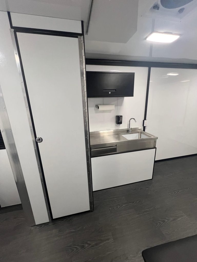 Magnum-Mobile-26ft-Mobile-IV-Hydration-Professional-Series-Chairs-Closed-Bathroom-Sink-Locking-Cabinet-6