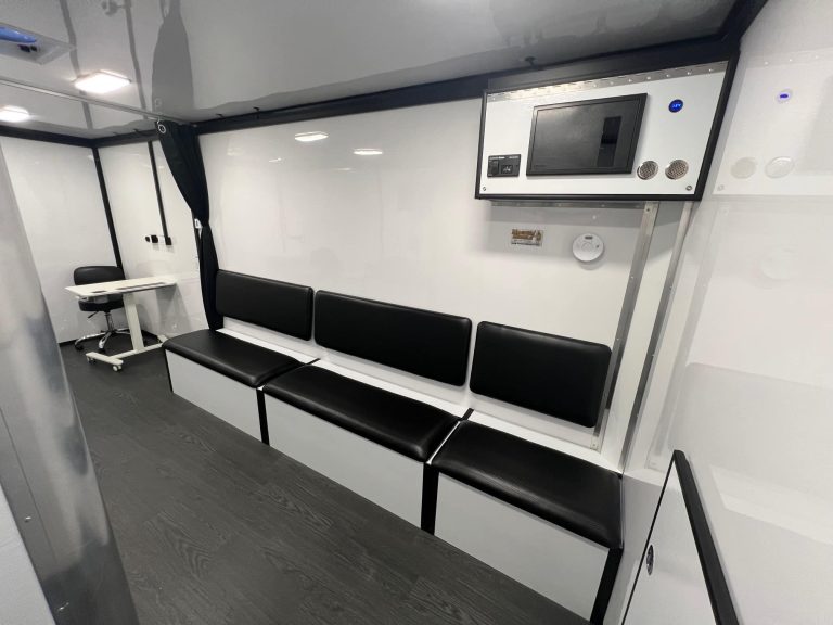 Magnum-Mobile-26ft-Mobile-Screening-Professional-Series-Angled-Front-DS-9