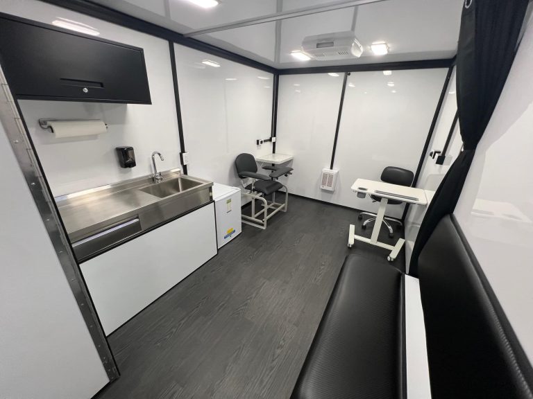Magnum-Mobile-26ft-Mobile-Screening-Professional-Series-SS-Sink-Cabinet-Blood-Draw-Desk-7