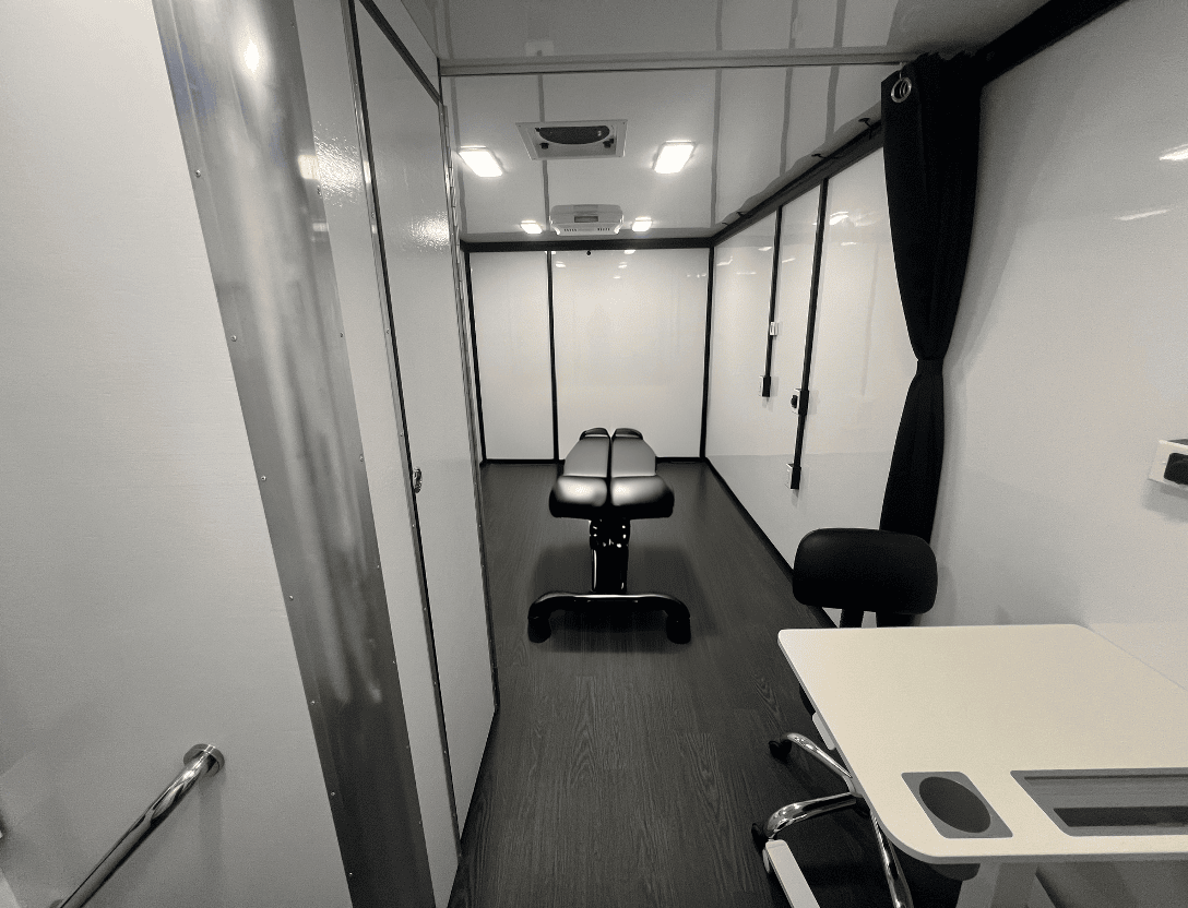 Magnum-Mobile-26ft-Mobile-Treatment-Clinic-Professional-Series-Chiropractor-Table-2