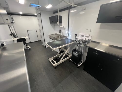 26 Ft Mobile Veterinary Clinic – Professional Series