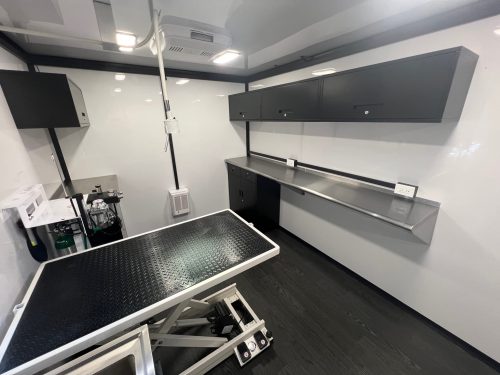 Magnum-Mobile-26ft-Mobile-Veterinary-Clinic-Professional-Series-4