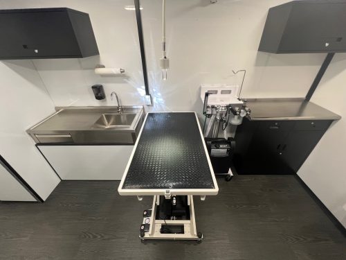 Magnum-Mobile-26ft-Mobile-Veterinary-Clinic-Professional-Series-7