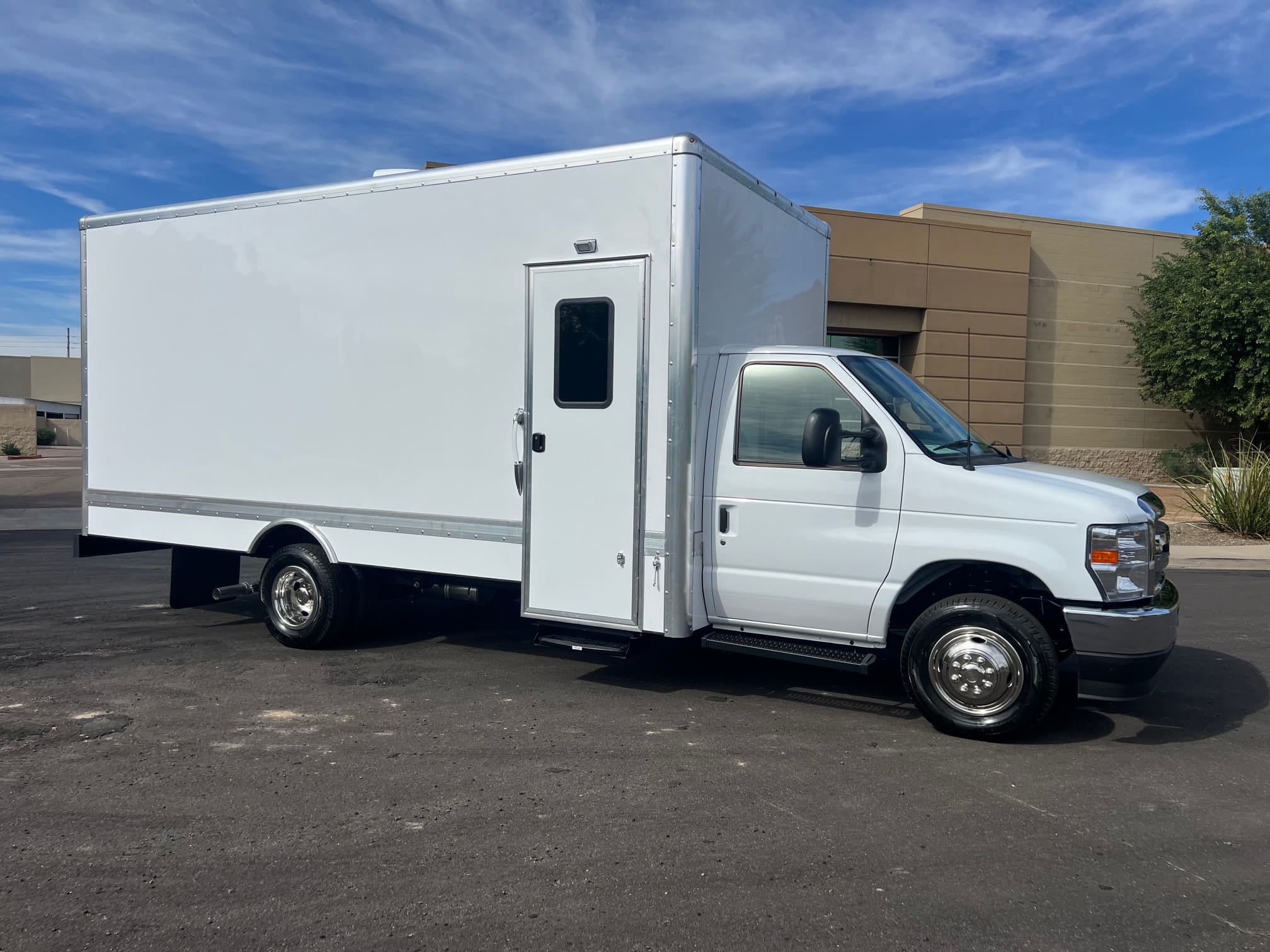 Magnum-Mobile-26ft-Mobile-Job-Center-Professional-Series-Exterior_1 Magnum-Mobile-26ft-Mobile-Job-Center-Professional-Series-Exterior_1